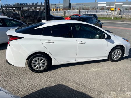 2020 Toyota Prius - thumbnail 8