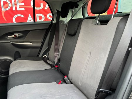 2011 Toyota Urban Cruiser - thumbnail 12