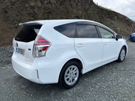 2020 Toyota Prius - thumbnail 3