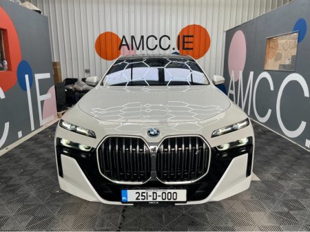 2025 BMW i7 - thumbnail 6