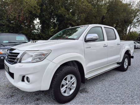 2014 Toyota Hilux - thumbnail 1