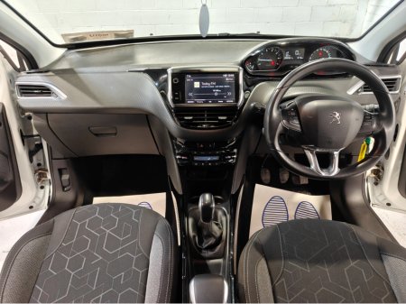 2019 Peugeot 2008 - thumbnail 11