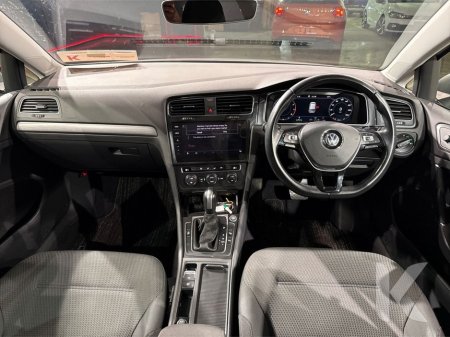 2020 Volkswagen Golf COMFORT LINE MEISTER - UPGRADED FACTORY ALLOYS - CRUISE CONTROL - REVERSE CAMERA - DIGITAL DASH €21,950 thumbnail