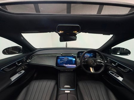 2025 Mercedes-Benz E Class E220D AMG LINE PREMIUM *PAN ROOF* €79,990 thumbnail