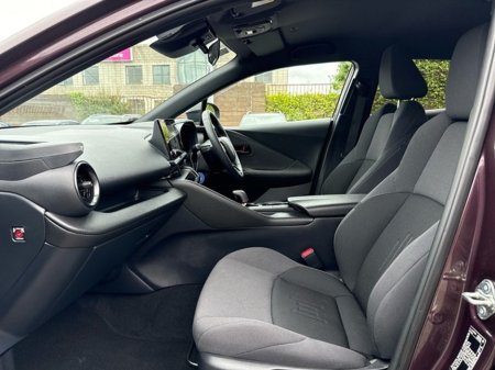 2024 Toyota C-HR NEW MODEL HYBRID SPORT // HEATED SEATS // APPLE CARPLAY/ANDROID AUTO // FULL WARRANTY €36,945 thumbnail