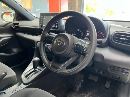 2021 Toyota Yaris - thumbnail 8