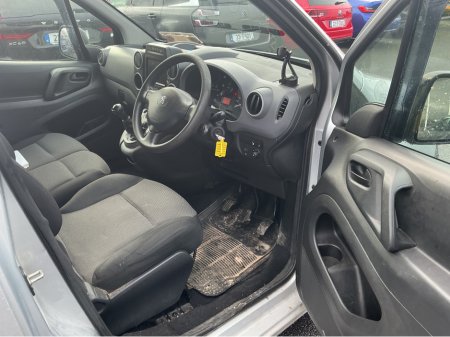 2017 Peugeot Partner PROFESSIONAL 1.6 BLUE HDI 100 €7,495 thumbnail