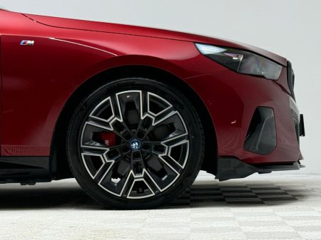 2025 BMW 5 Series 550E M SPORT PRO XDRIVE thumbnail
