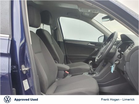 2023 Volkswagen Tiguan Allspace 2.0 TDI 122HP Life 7 SEATER CALL RONAN ON 0867705822 €38,900 thumbnail