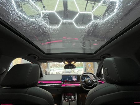 2024 BMW i5 2024 BMW I5 EDRIVE40 TOURING EXCELLENCE ELECTRIC AUTOMATIC / CRUISE CONTROL / 360° CAMERA / ELECTRIC MEMORY & HEATED SEATS / APPLE CARPLAY / PANORAMIC SUNROOF / PADDLE SHIFTERS / AMBIENT LIGHT thumbnail