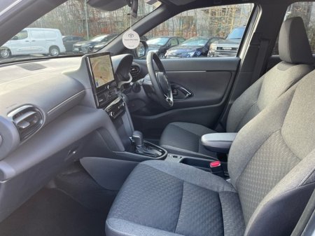 2025 Toyota Yaris Cross LUNA SPORT BI-TONE €34,750 thumbnail