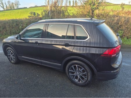 2017 Volkswagen Tiguan COMFORTLINE 2.0 TDI 115BHP 115HP MANUAL 6SPEED FWD 4 €17,900 thumbnail