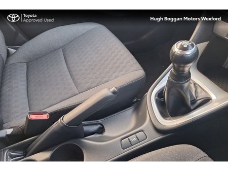 2021 Toyota Yaris - thumbnail 14