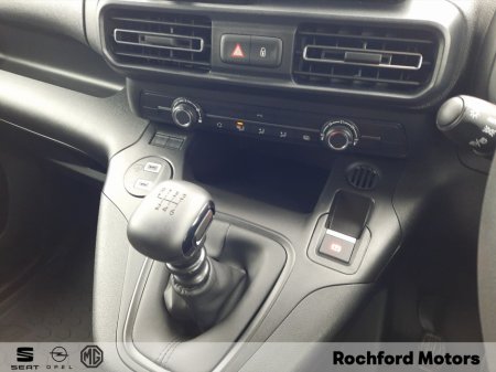 2026 Opel Combo L1H1 Komfort 1.5D 100HP €21,600 thumbnail