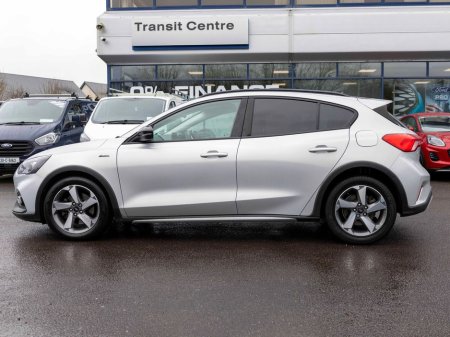 2020 Ford Focus - thumbnail 10