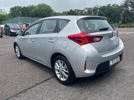 2013 Toyota Auris - thumbnail 5