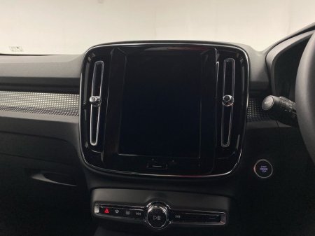 2026 Volvo XC40 - thumbnail 12