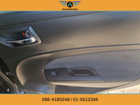 2014 Suzuki Swift - thumbnail 18