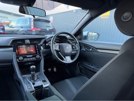 2017 Honda Civic - thumbnail 37