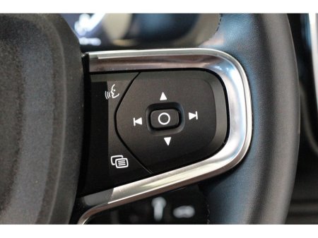 2023 Volvo XC40 RECHARGE T4 CORE 1.5 PHEV €36,899 thumbnail