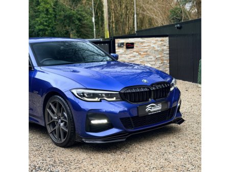 2021 BMW 3 Series - view 2