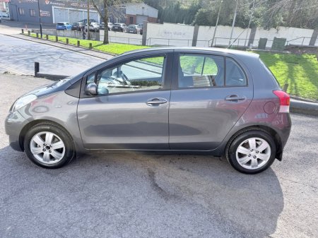 2009 Toyota Yaris - thumbnail 7