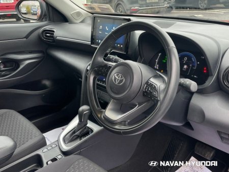 2024 Toyota Yaris Cross 1.5 Hybrid Luna thumbnail