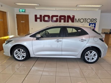 2020 Toyota Corolla Hybrid Luna H/B Automatic €19,950 thumbnail