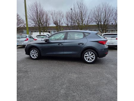 2025 SEAT Leon 1.5 TSI 115hp SE €28,995 thumbnail