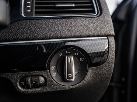 2017 Volkswagen Jetta - thumbnail 24