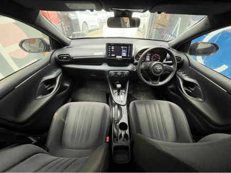 2020 Toyota Yaris - thumbnail 12