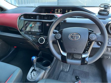 2017 Toyota Aqua - thumbnail 8