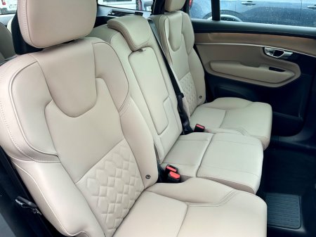 2025 Volvo XC90 - thumbnail 10
