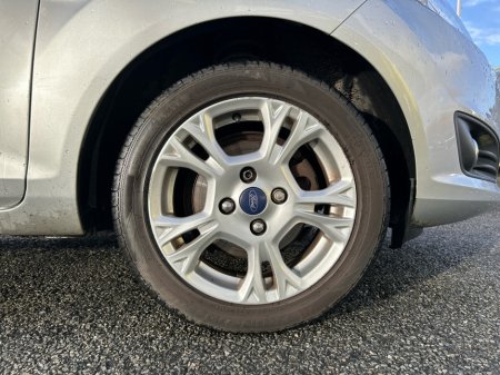 2016 Ford Fiesta ZETEC 1.25 60PS M5 5DR MCA 4DR thumbnail