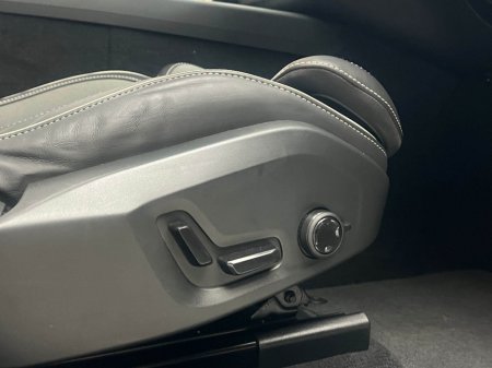 2024 Volvo XC60 PLUS T6 RECHARGE €52,990 thumbnail