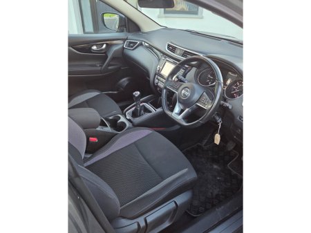 2017 Nissan Qashqai 1.5 DSL SV €14,950 thumbnail
