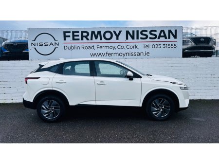 2023 Nissan Qashqai REVERSE CAMERA + REAR PARK SENSORS €27,995 thumbnail