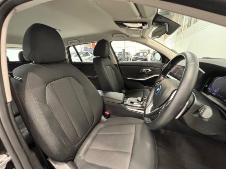 2022 BMW 3 Series - thumbnail 10