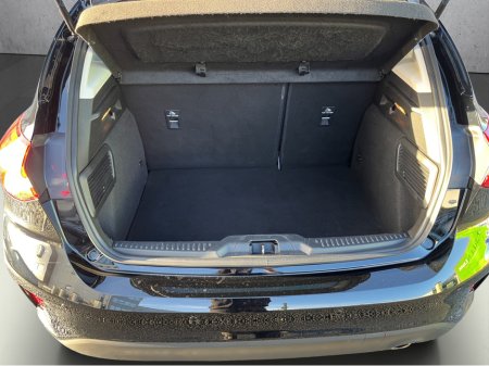 2019 Ford Focus 1.5 TDCI ZETEC 95PS 5DR €17,950 thumbnail