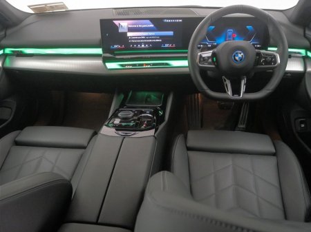 2025 BMW i5 - thumbnail 4