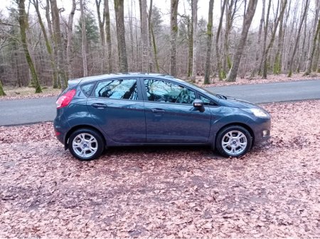 2013 Ford Fiesta - thumbnail 5