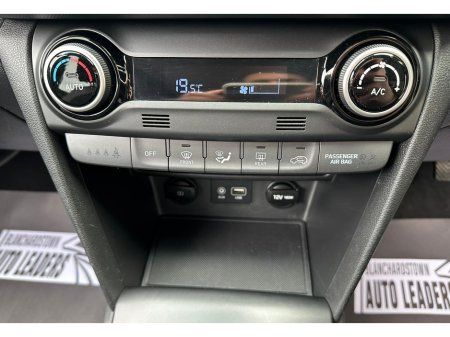 2019 Hyundai Kona - thumbnail 25