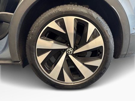 2023 Volkswagen ID.4 - thumbnail 5