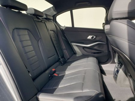 2023 BMW 3 Series - thumbnail 11