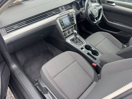 2018 Volkswagen Passat - thumbnail 8