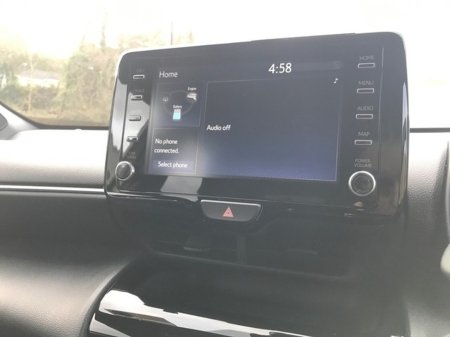 2022 Toyota Yaris Cross - thumbnail 11