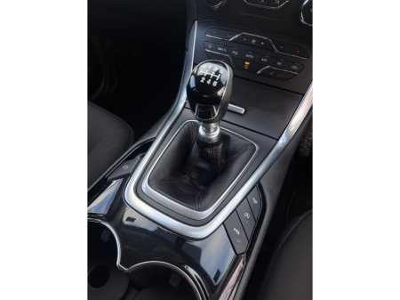 2017 Ford Galaxy TITANIUM 2.0 TD 150PS 6SPEED FWD 4DR €15,800 thumbnail