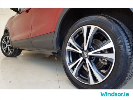 2020 Nissan Qashqai 1.3 PET SV PREMIUM PAR €24,995 thumbnail