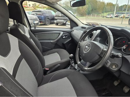 2016 Dacia Duster SIGNATURE 1.5 DCI 110 4X 4DR thumbnail