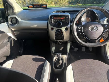 2016 Toyota Aygo - thumbnail 15